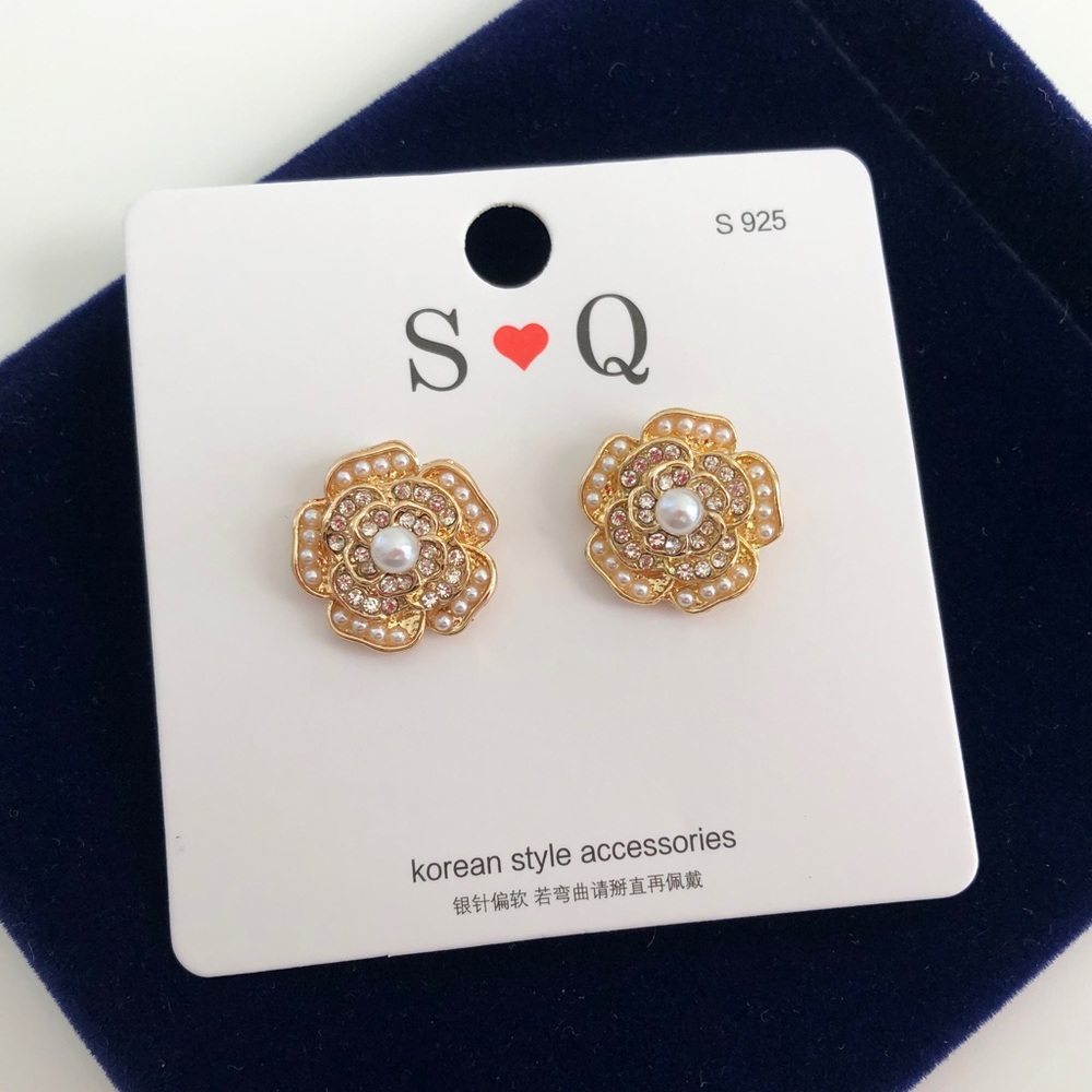 Camellia Pearl Stud Earrings